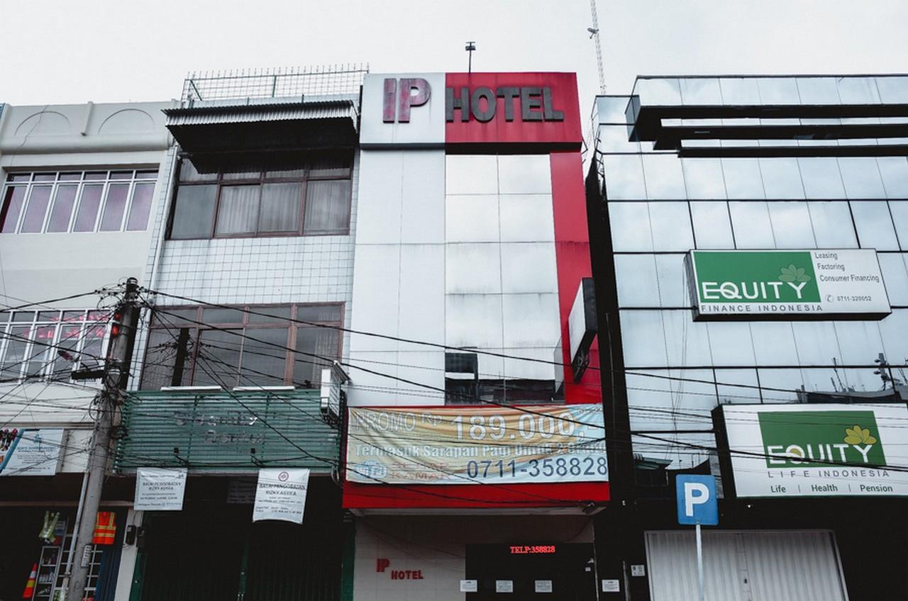 Reddoorz Plus Near Palembang Indah Mall Exterior photo