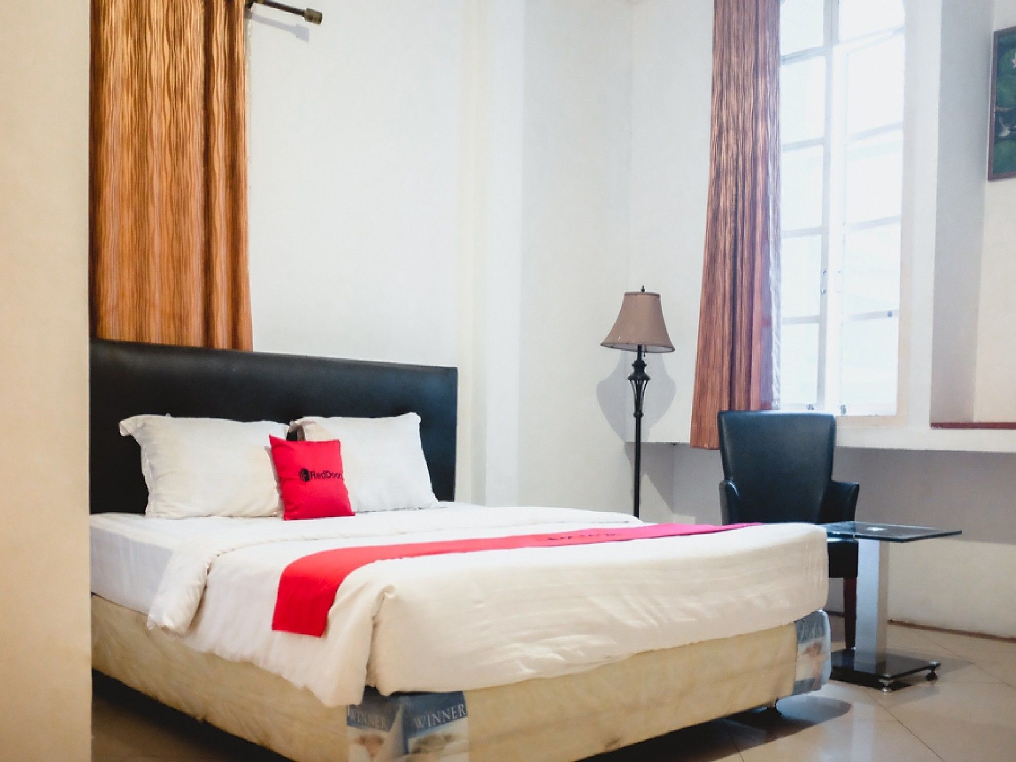 Reddoorz Plus Near Palembang Indah Mall Exterior photo